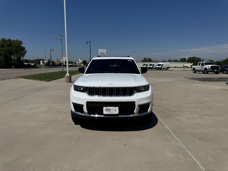 New 2025 Jeep Grand Cherokee L LimitedImage 3