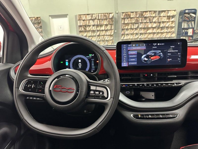 New 2024 Fiat 500e Inspi(red)Image 20
