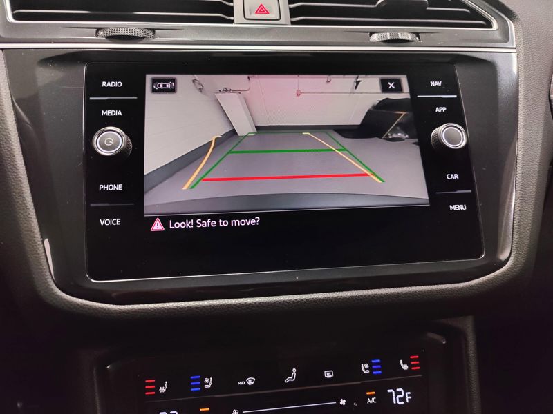 Used 2024 Volkswagen Tiguan AWD SEL R-Line w/Sunroof/NavImage 23