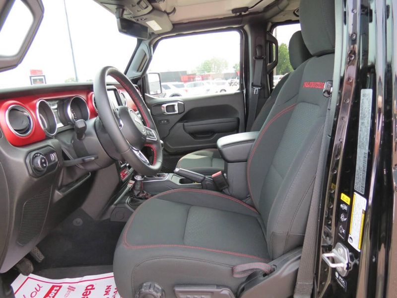 Used 2023 Jeep Gladiator Rubicon 4x4 4dr Crew Cab 5.0 ft. SBImage 10