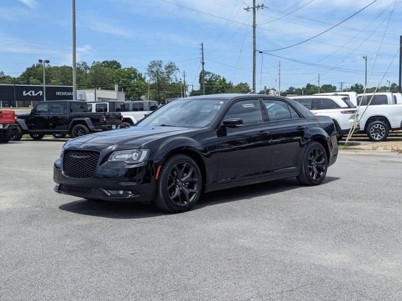 2022 Chrysler 300 300SImage 7