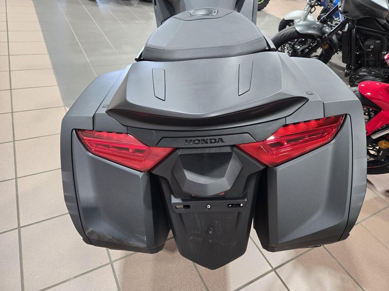 New 2025 Honda GOLD WING DCT 50TH ANNIVERSARY MATTE BLACK METALLIC Image 17