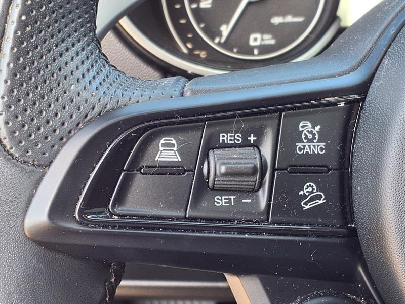 Used 2022 Alfa Romeo Stelvio VeloceImage 23