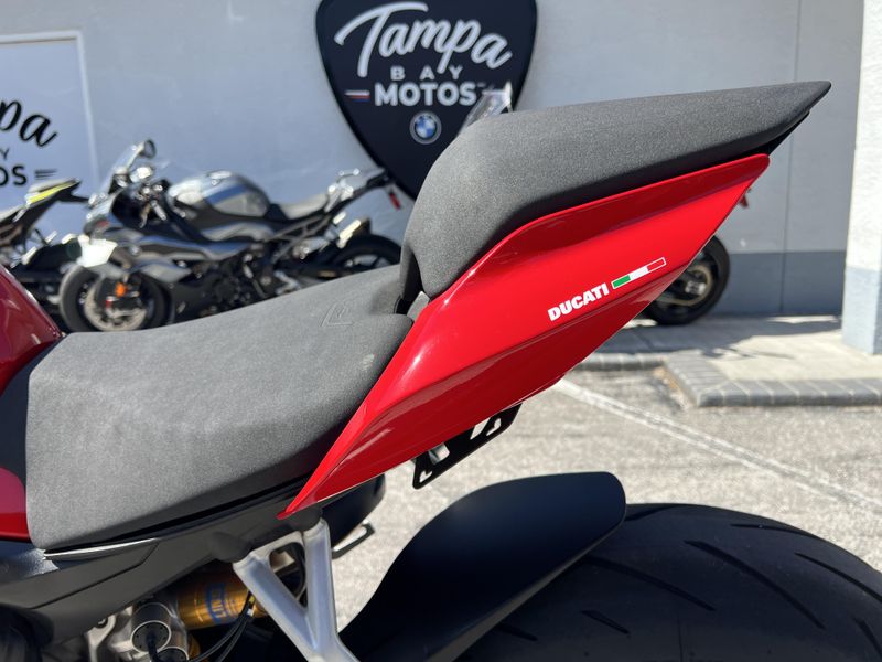2022 Ducati Streetfighter V4 S 