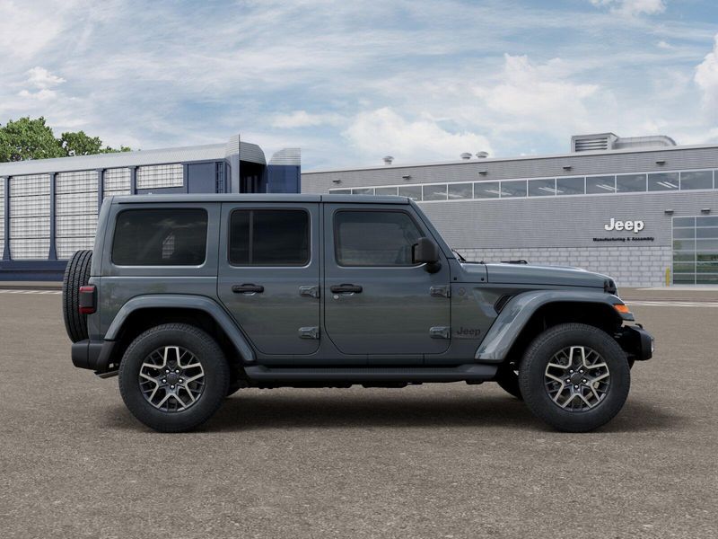 New 2026 Jeep Wrangler 4-door SaharaImage 21