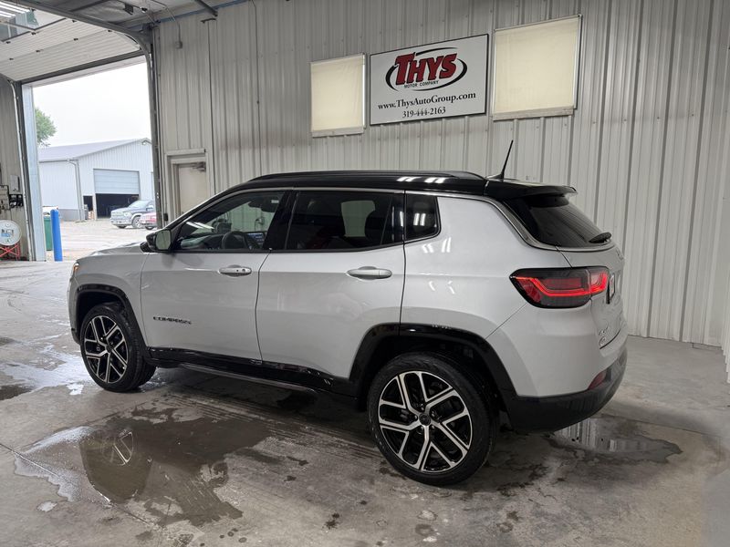 Used 2025 Jeep Compass LimitedImage 14