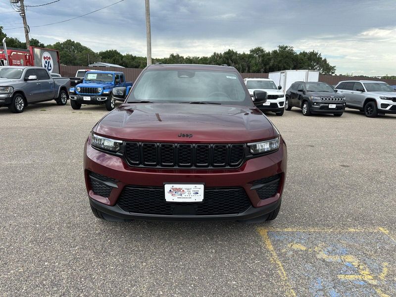 2024 Jeep Grand Cherokee Altitude X 4x4Image 3