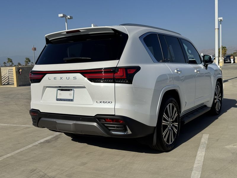 New 2026 Lexus LX 600 LuxuryImage 10