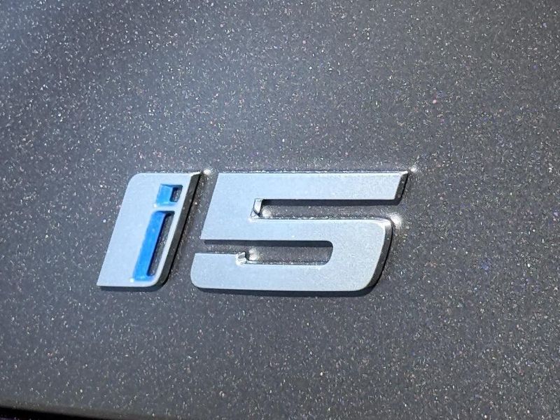 2025 BMW i5 xDrive40Image 14