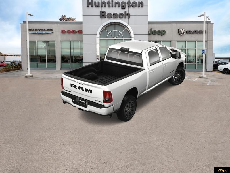 2025 RAM 3500 Laramie Crew Cab 4x4Image 7