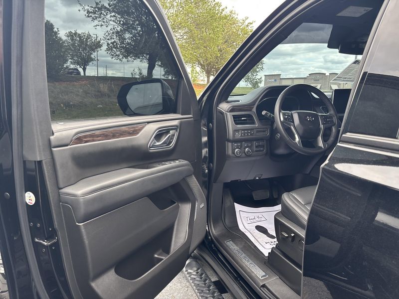 Used 2022 Chevrolet Suburban Z71Image 26