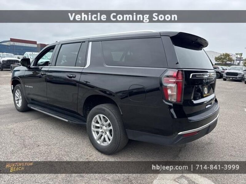 2023 Chevrolet Suburban LTImage 7