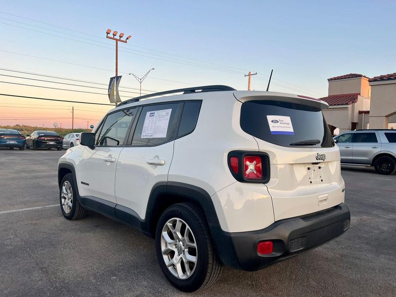 2018 Jeep Renegade Latitude North Edition photo 2