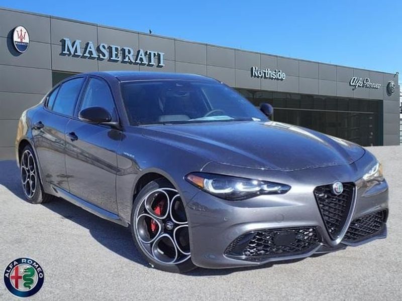 2024 Alfa Romeo Giulia Veloce RwdImage 1