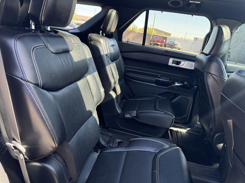 2024 Ford Explorer STImage 15