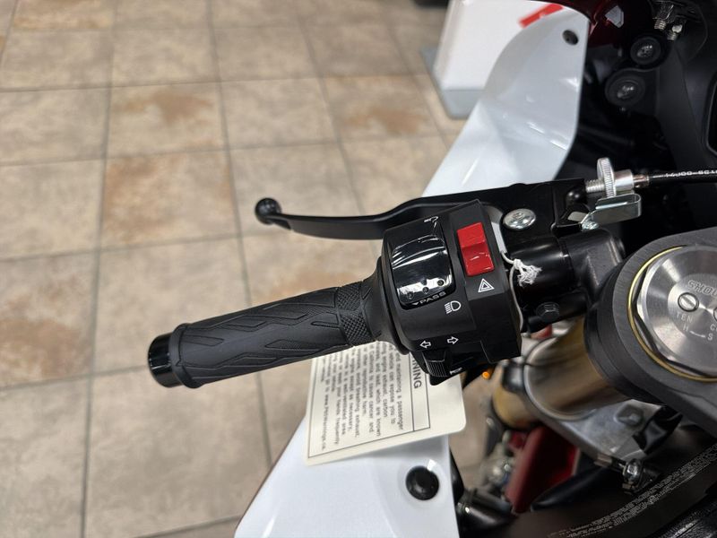 New 2027 Suzuki GSX-R750 Image 22