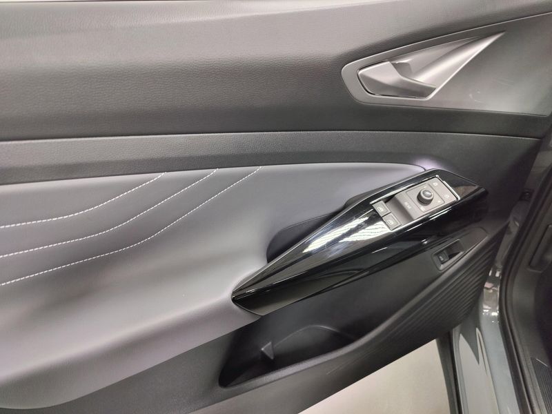 2024 Volkswagen ID.4 S w/Glass RoofImage 27