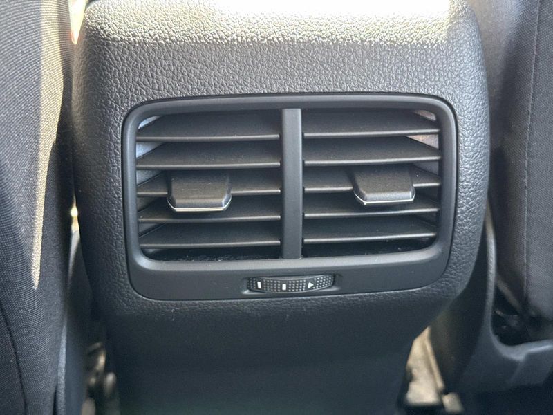 Used 2018 Volkswagen e-Golf 4-Door SE