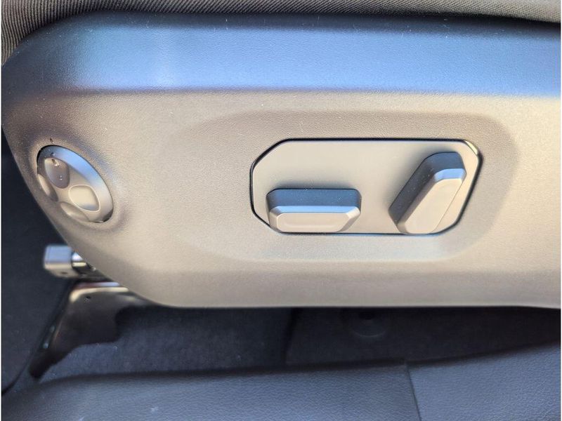 New 2026 Jeep Wrangler 4-door SaharaImage 12
