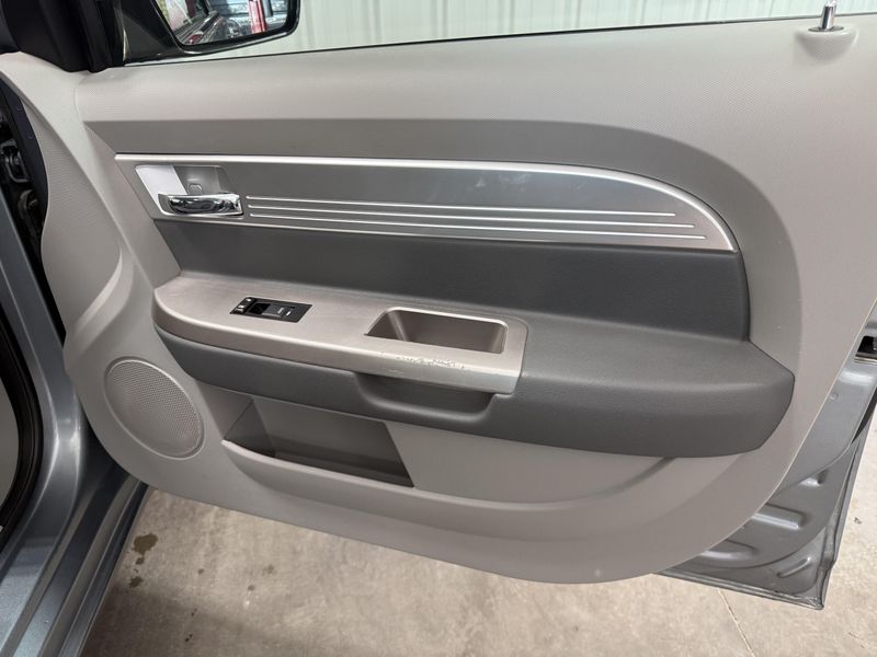 Used 2008 Chrysler Sebring TouringImage 9