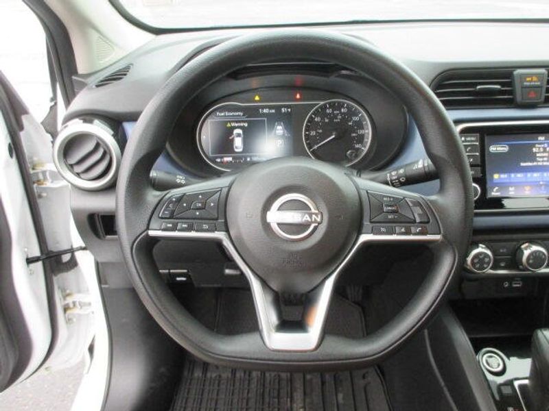 Used 2023 Nissan Versa SVImage 18