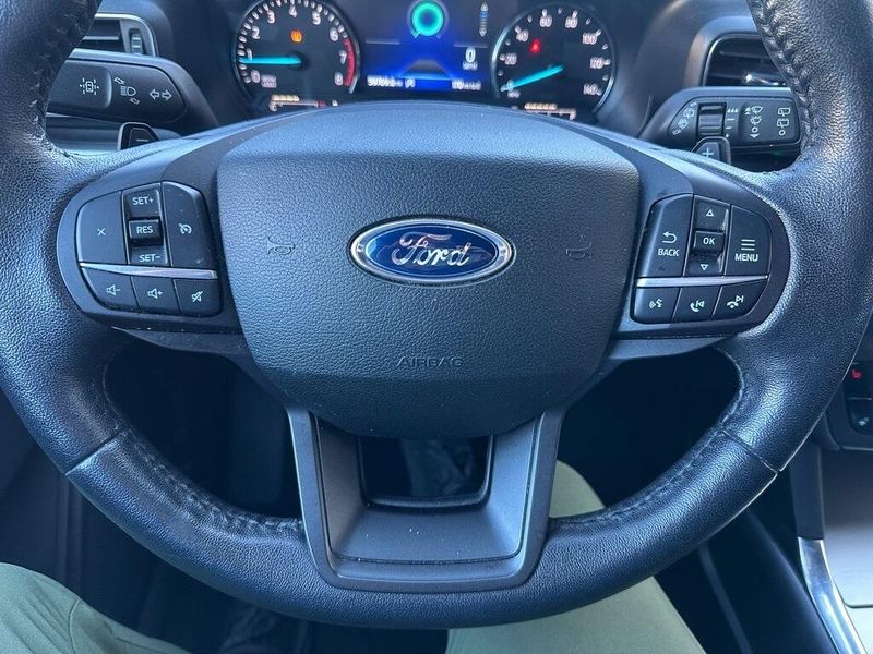 2020 Ford Explorer XLT photo 2