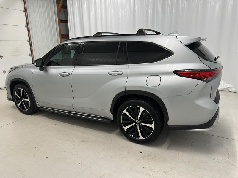 2021 Toyota Highlander XSE photo 11