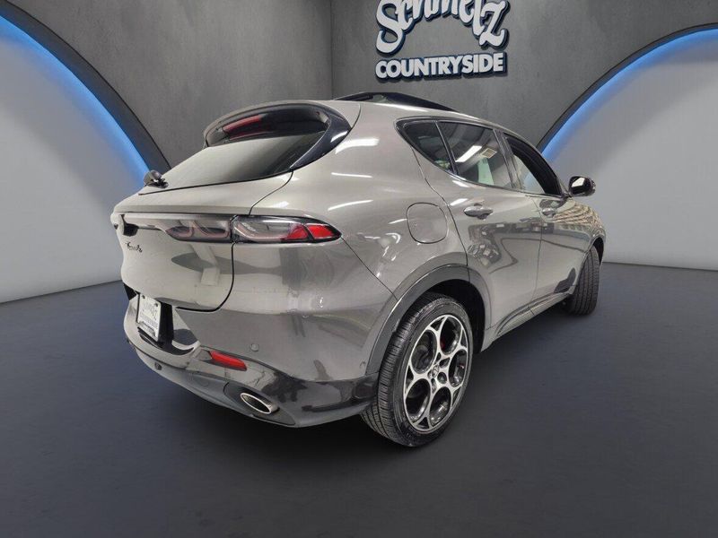 Used 2024 Alfa Romeo Tonale Veloce eAWD w/Sunroof & Activ AsstImage 16