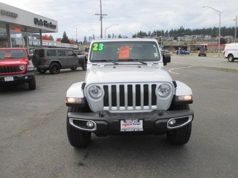 Used 2023 Jeep Gladiator OverlandImage 3
