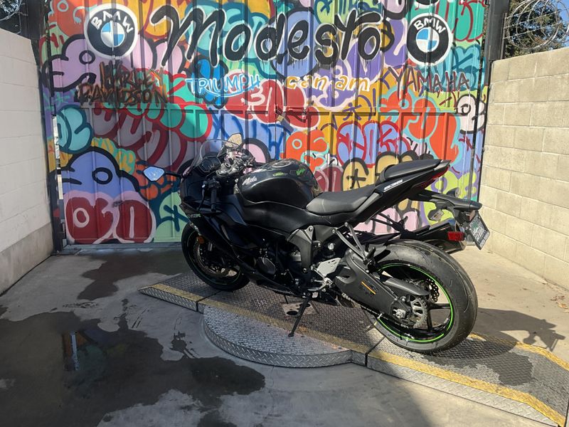 Used 2019 Kawasaki NINJA ZX-6R Image 3