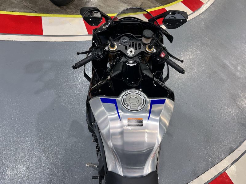 New 2026 Yamaha YZF-R1M Image 10
