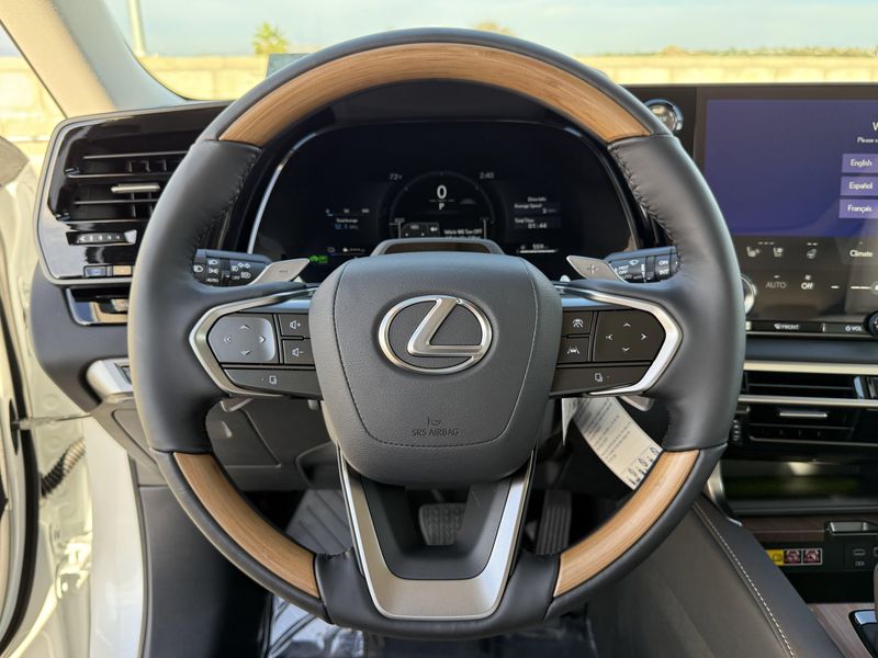 New 2026 Lexus RX 450h+ LuxuryImage 21