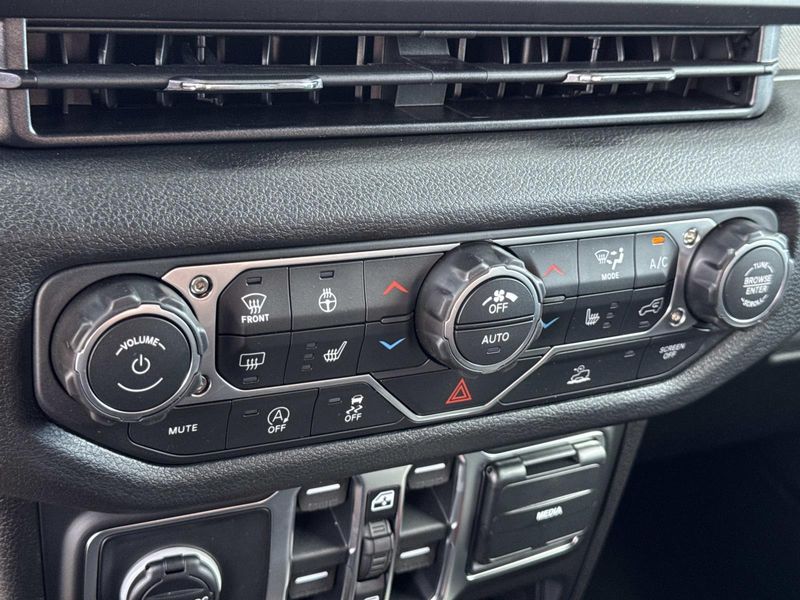 New 2026 Jeep Gladiator Sport S 4x4