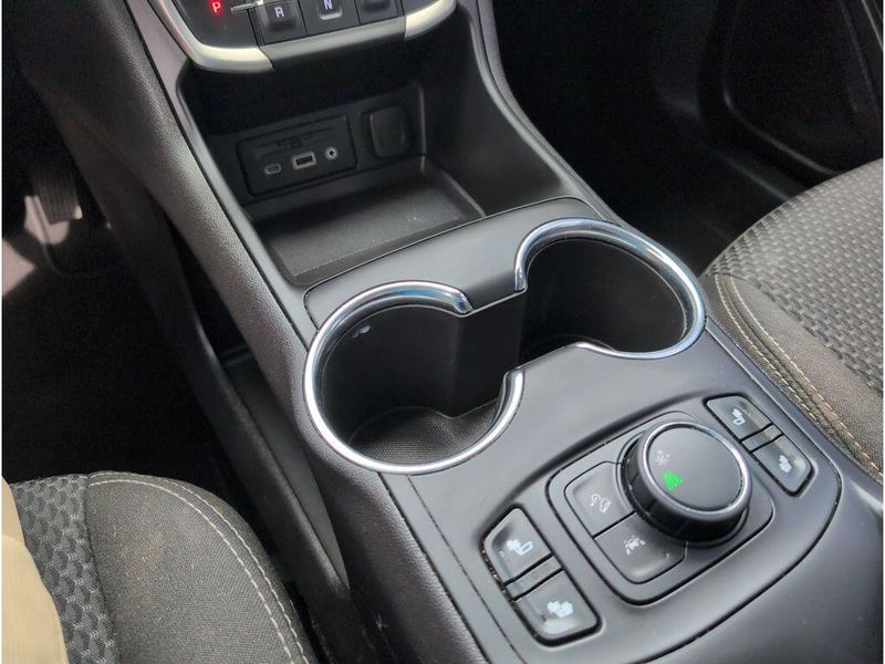 Used 2024 GMC Terrain SLEImage 21