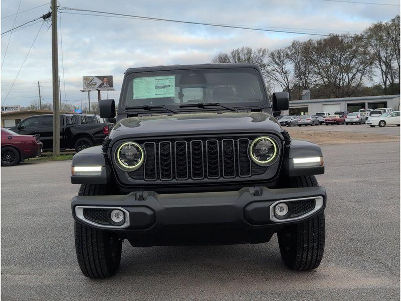 New 2026 Jeep Gladiator Sahara 4x4Image 8