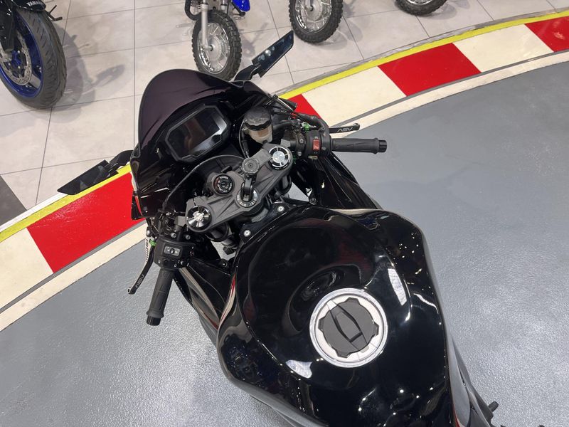 Used 2024 Kawasaki NINJA ZX-6R Image 11