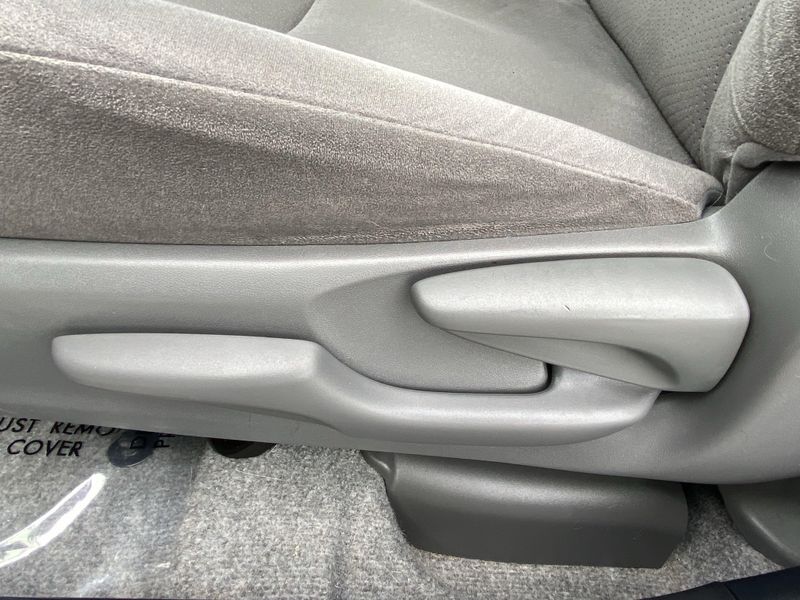 2014 Toyota Prius Plug-In BaseImage 18