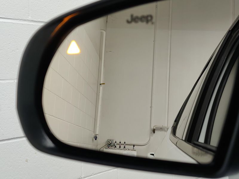 Used 2022 Jeep Compass Trailhawk Elite 4X4 w/Sunroof/NavImage 10