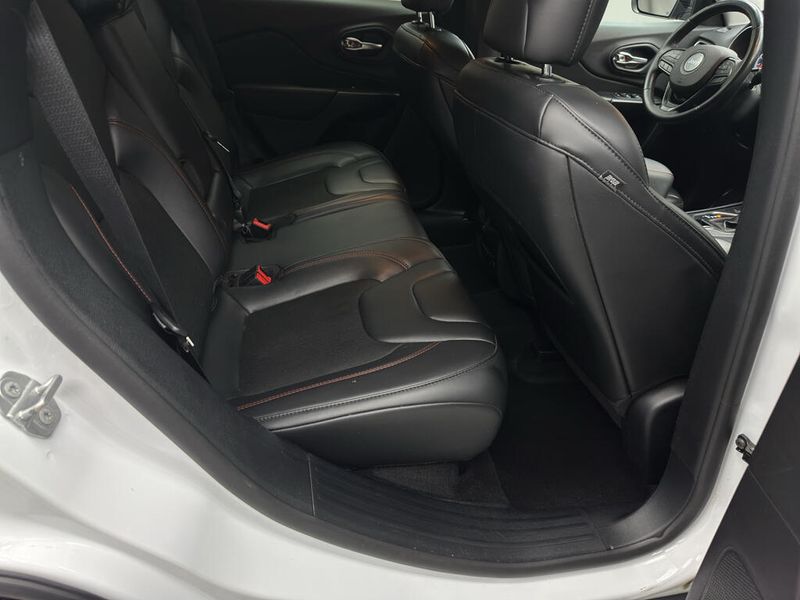 Used 2020 Jeep Cherokee TrailhawkImage 15