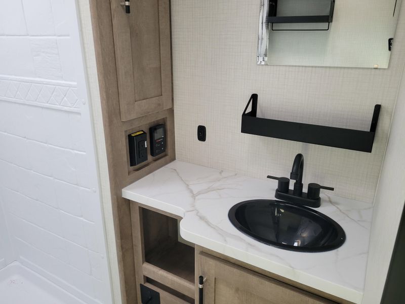 New 2026 KEYSTONE SPRINGDALE 31 SUNROOM Image 14