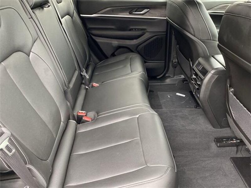 2024 Jeep Grand Cherokee Limited 4x4Image 14