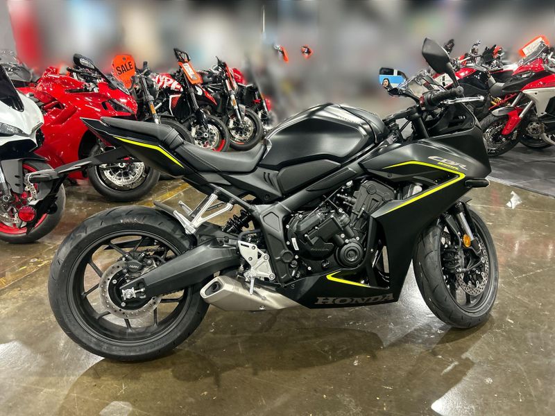 New 2026 Honda CBR650R E-CLUTCH Image 12