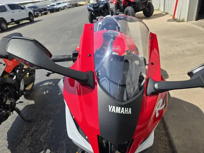 NEW 2026 YAMAHA YZF-R7 70TH ANNIVERSARY EDITION Image 8