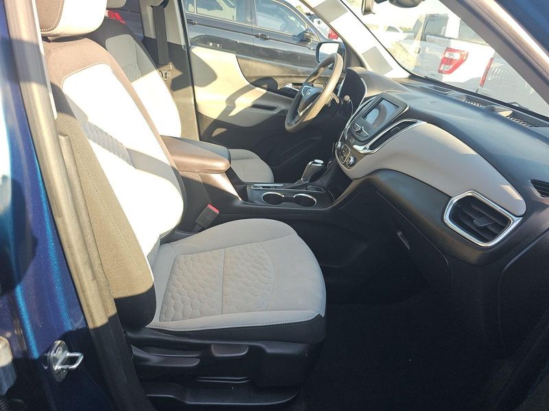 2020 Chevrolet Equinox LT photo 4