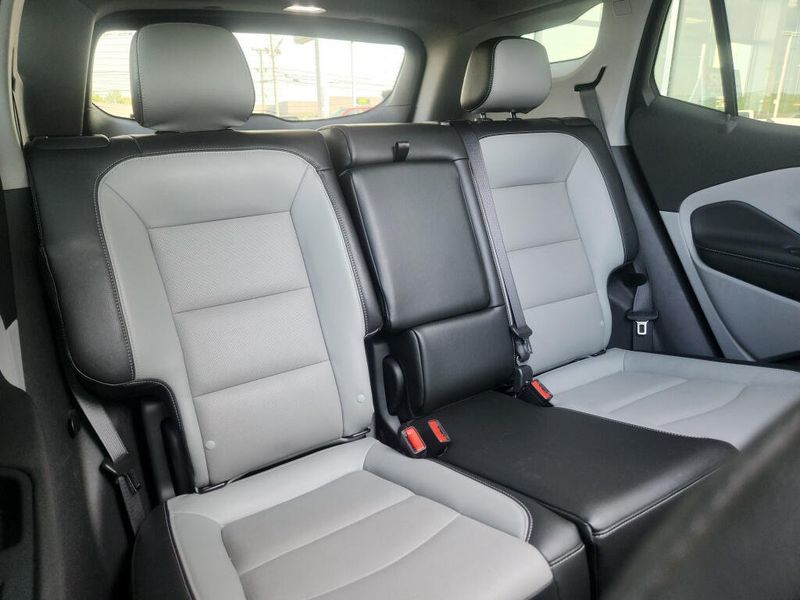 Used 2024 GMC Terrain SLT