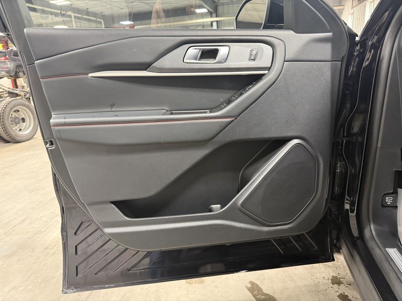 Used 2025 Ford Explorer ST-LineImage 22