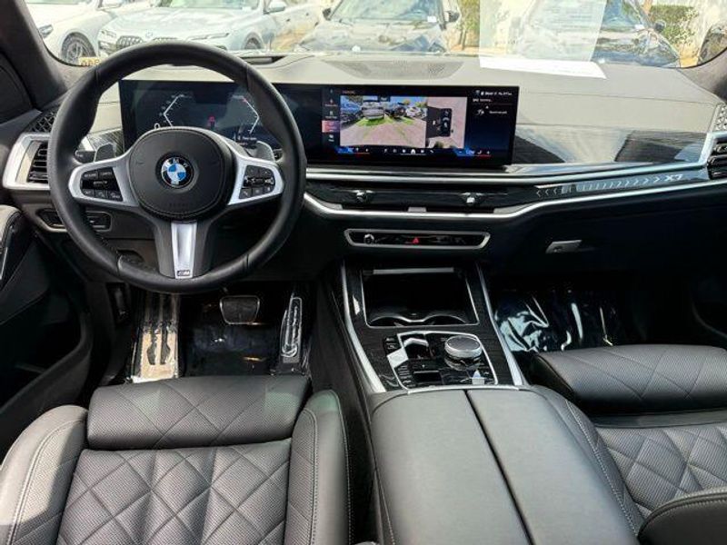 Used 2024 BMW X7 xDrive40iImage 31