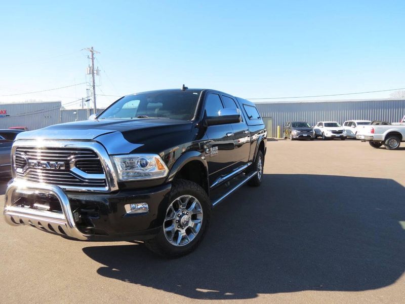 2016 RAM 2500 Laramie Limited 4x4 4dr Crew Cab 6.3 ft. SB PickupImage 5