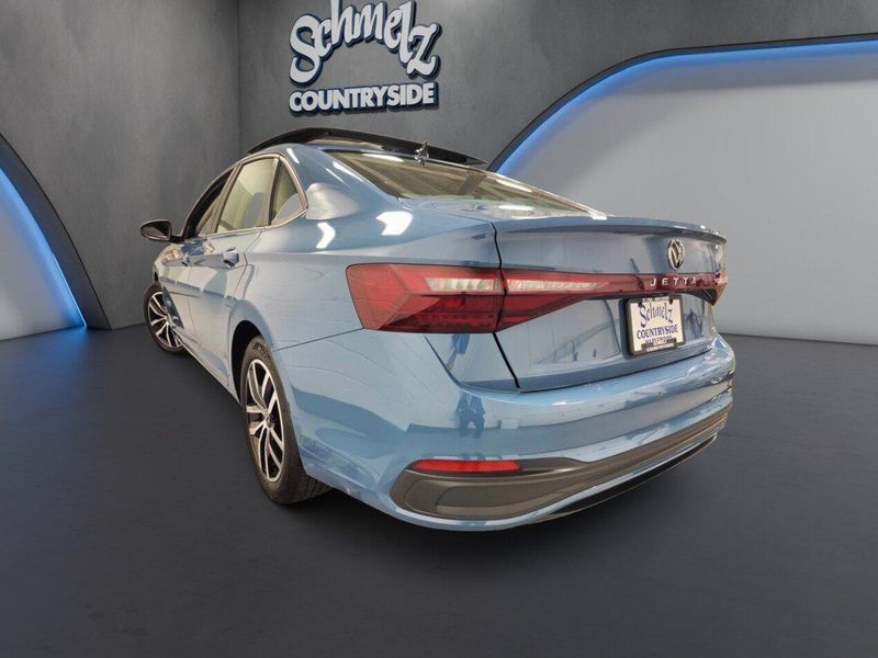 Used 2026 Volkswagen Jetta SE w/SunroofImage 9