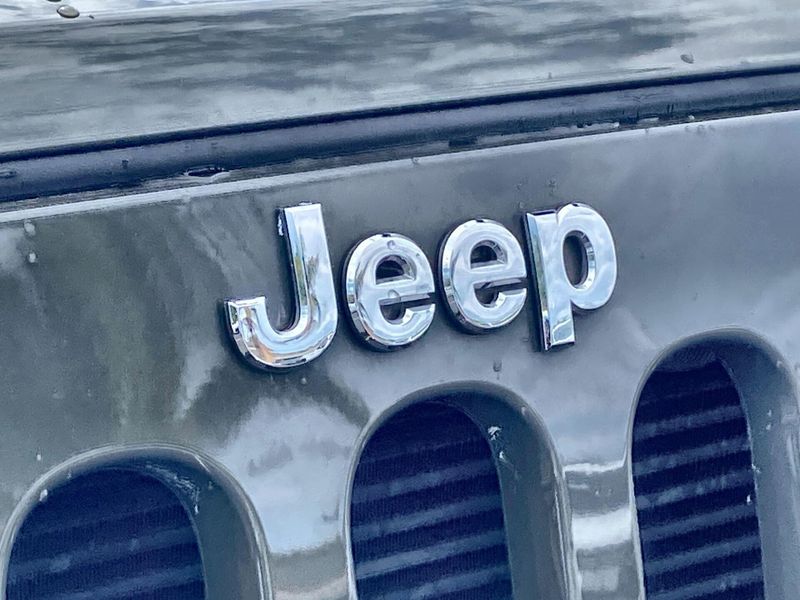 Used 2015 Jeep Wrangler Unlimited SportImage 27